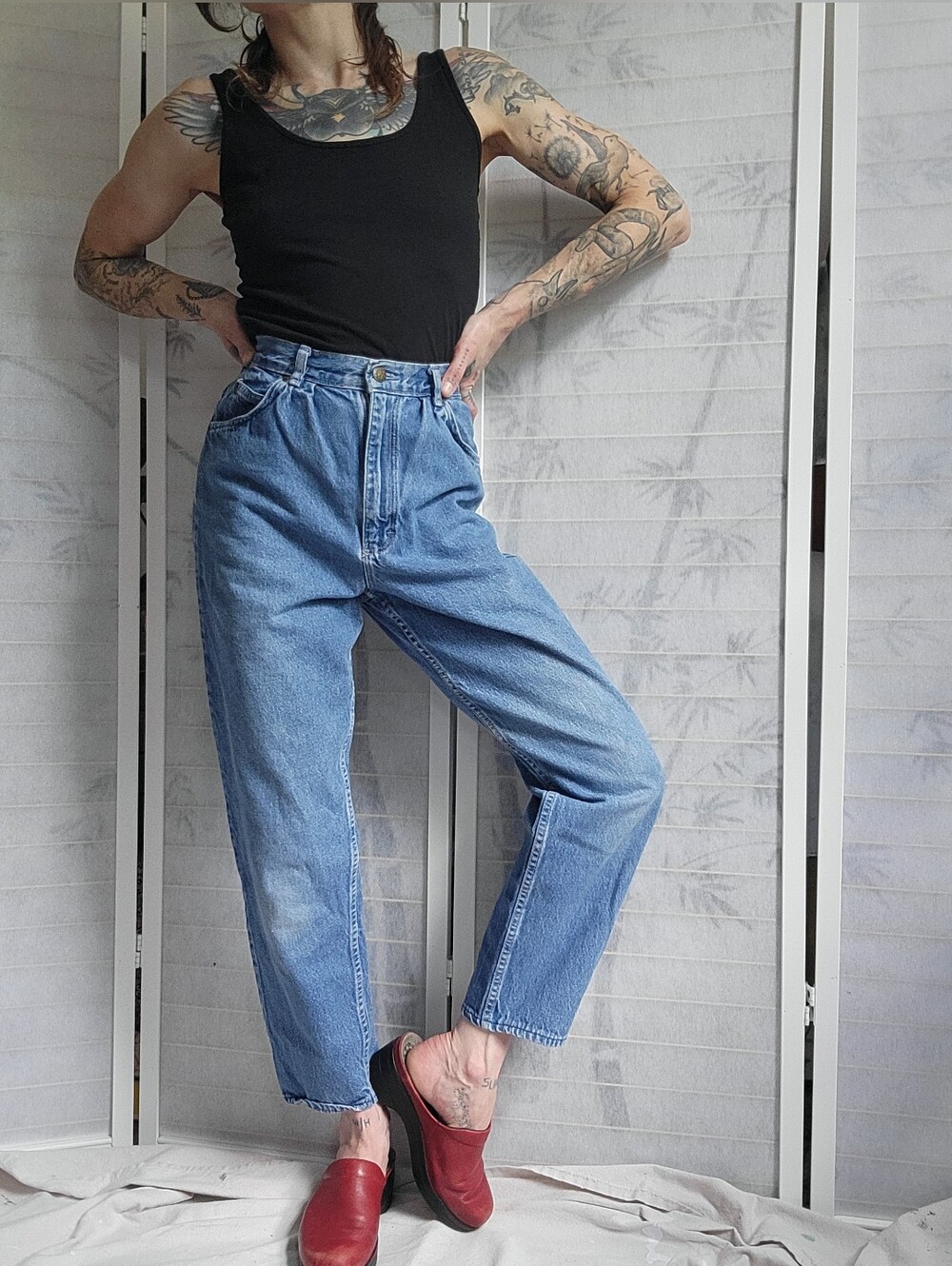 Vintage OshKosh B'gosh Pleated Lightwash Tapered Jeans Size S/M - Picture 3 of 10